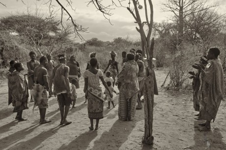 Lidé          Hadza