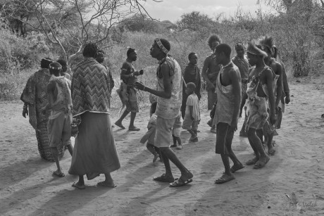 Lidé           Hadza